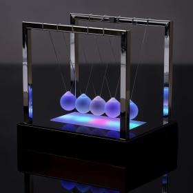 Balles d'Équilibre de Newton avec Lumières LED Colorées – كرات نيوتن المتوازنة بإضاءة ملونة